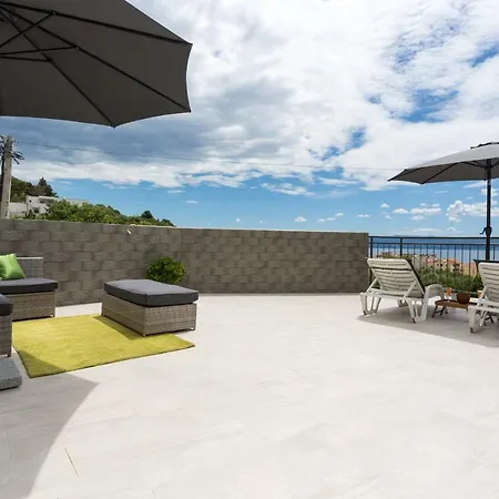 Apartments Lidija - Sea View Apartment With Exclusive Right Of Using Hot Tub Or Split Level Apartment With Exclusive Right Of Using Pool Podstrana Exterior photo