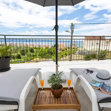 Apartments Lidija - Sea View Apartment With Exclusive Right Of Using Hot Tub Or Split Level Apartment With Exclusive Right Of Using Pool Podstrana Exteriör bild