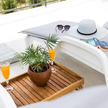 Apartments Lidija - Sea View Apartment With Exclusive Right Of Using Hot Tub Or Split Level Apartment With Exclusive Right Of Using Pool Podstrana Exteriör bild