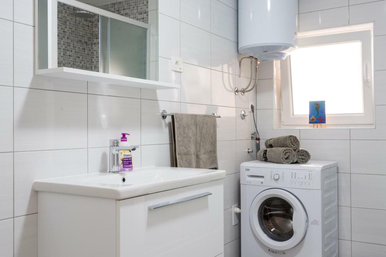 Lidija - Sea View With Exclusive Right Of Using Hot Tub Or Split Level With Exclusive Right Of Using Pool Apartament