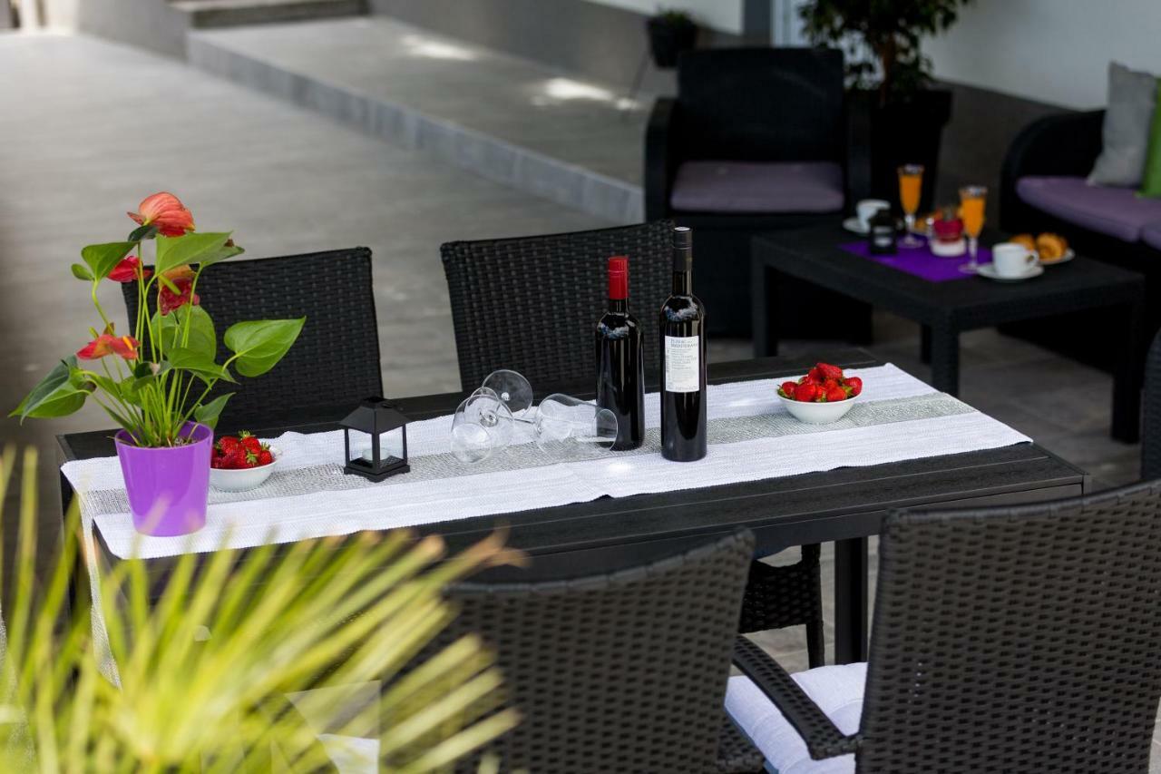 Lidija - Sea View With Exclusive Right Of Using Hot Tub Or Split Level With Exclusive Right Of Using Pool Podstrana