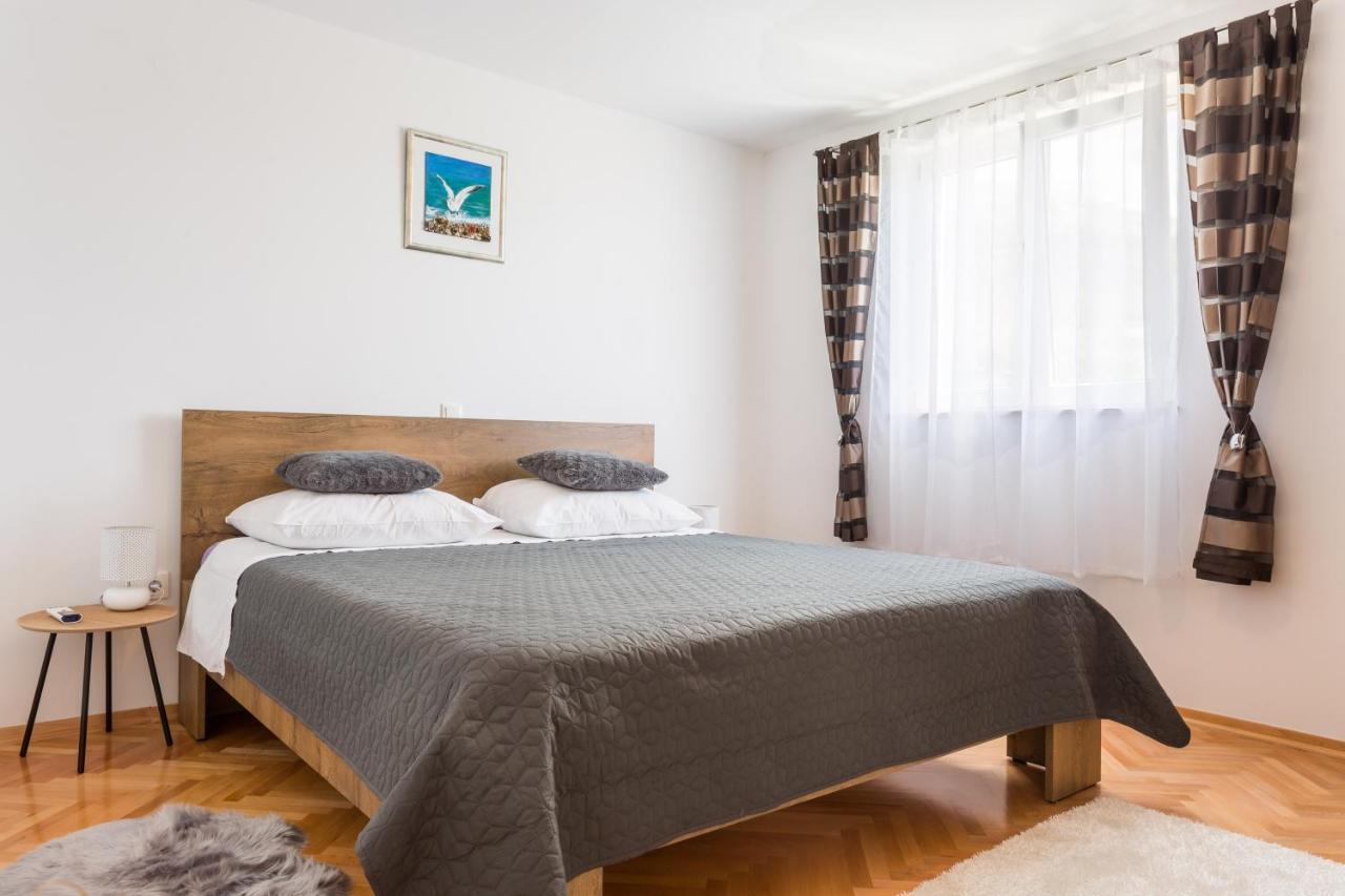 Lidija - Sea View With Exclusive Right Of Using Hot Tub Or Split Level With Exclusive Right Of Using Pool Lägenhet